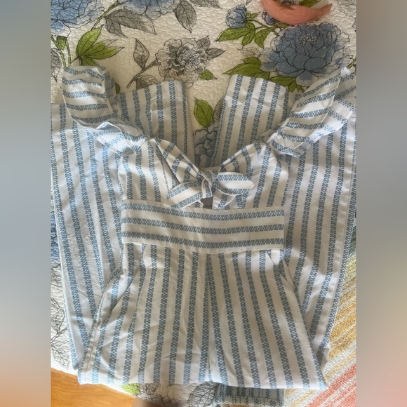 BCBGeneration Striped Cropped Ruffle Sleeve Jumpsuit Size 0!! - Picture 8 of 14